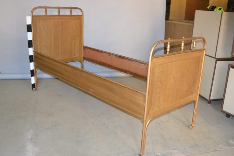 Nábytek 022