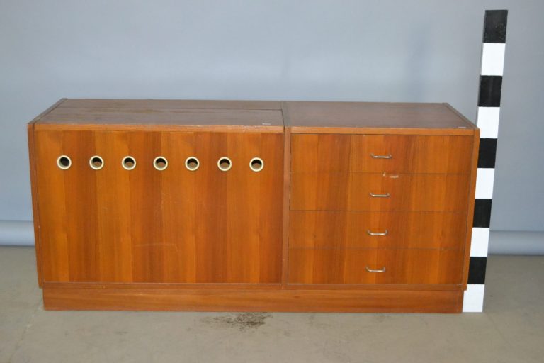 Nábytek 027