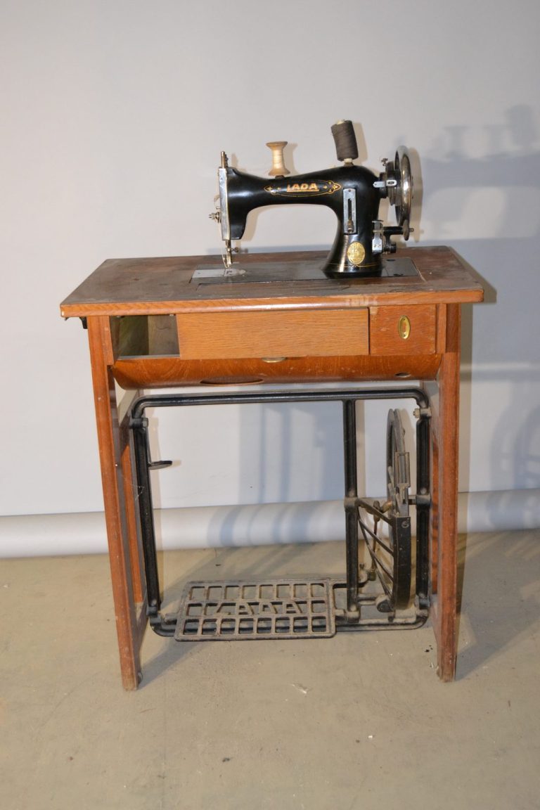 Nábytek 044