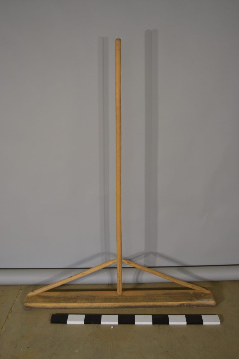 Obchod / sklad 028