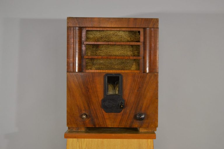 Rádio 008