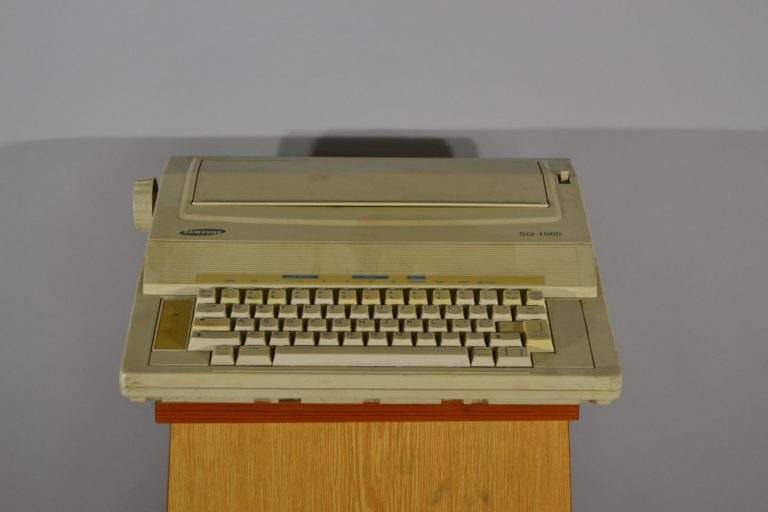 Psací stroj 002