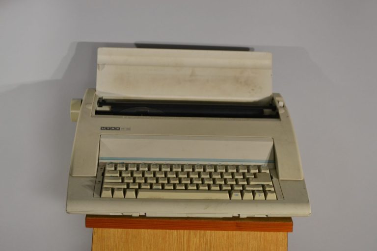 Psací stroj 003
