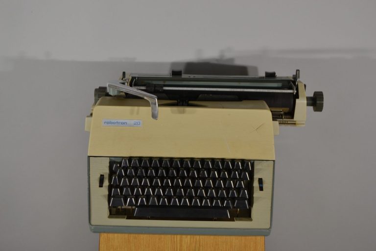 Psací stroj 005