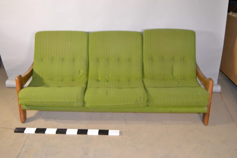 Nábytek 055