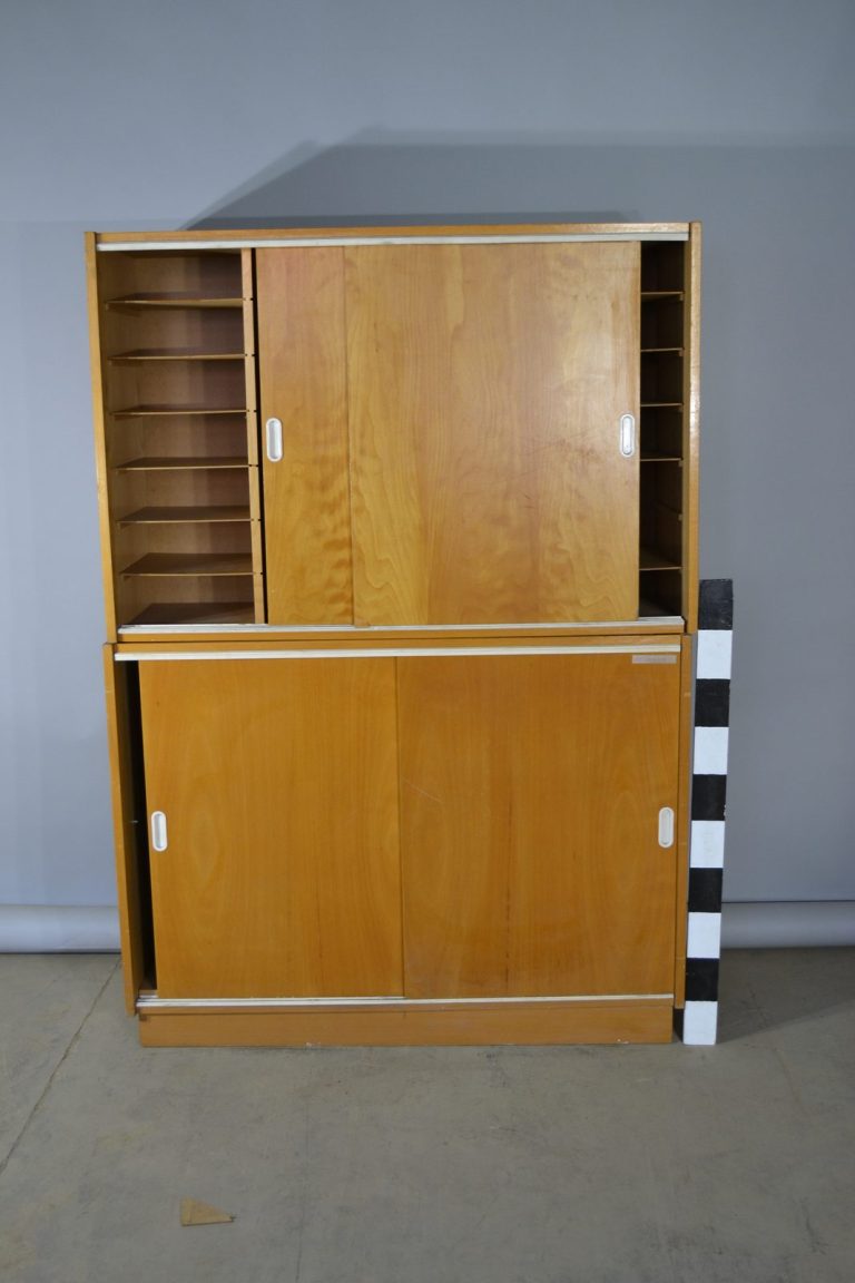 Nábytek 067