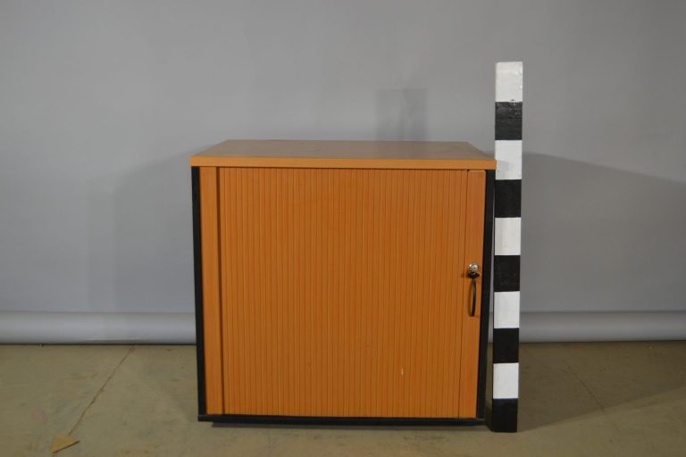 Nábytek 069