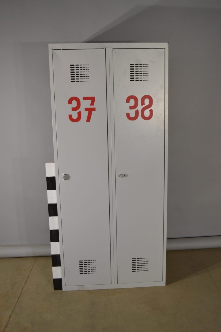 Nábytek 072