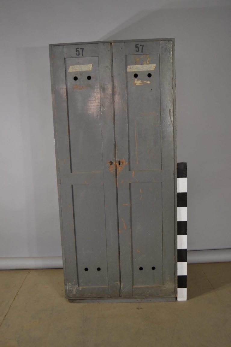 Nábytek 073