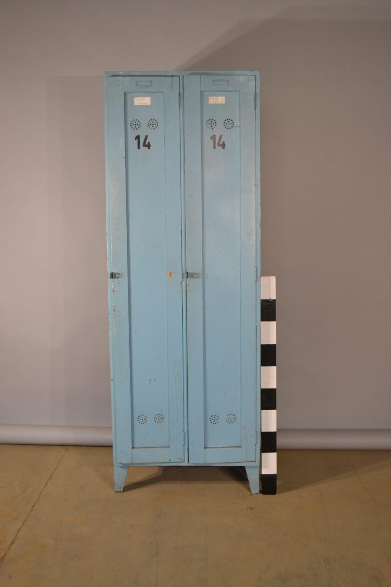 Nábytek 075