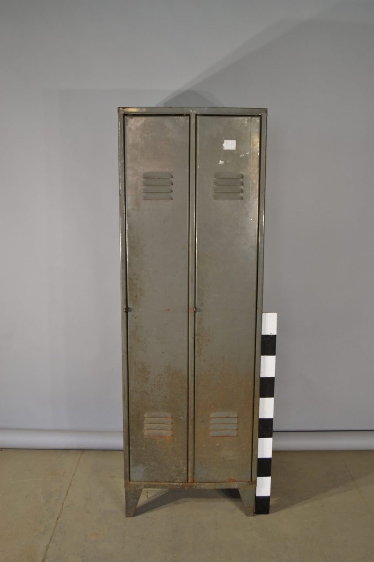 Nábytek 077