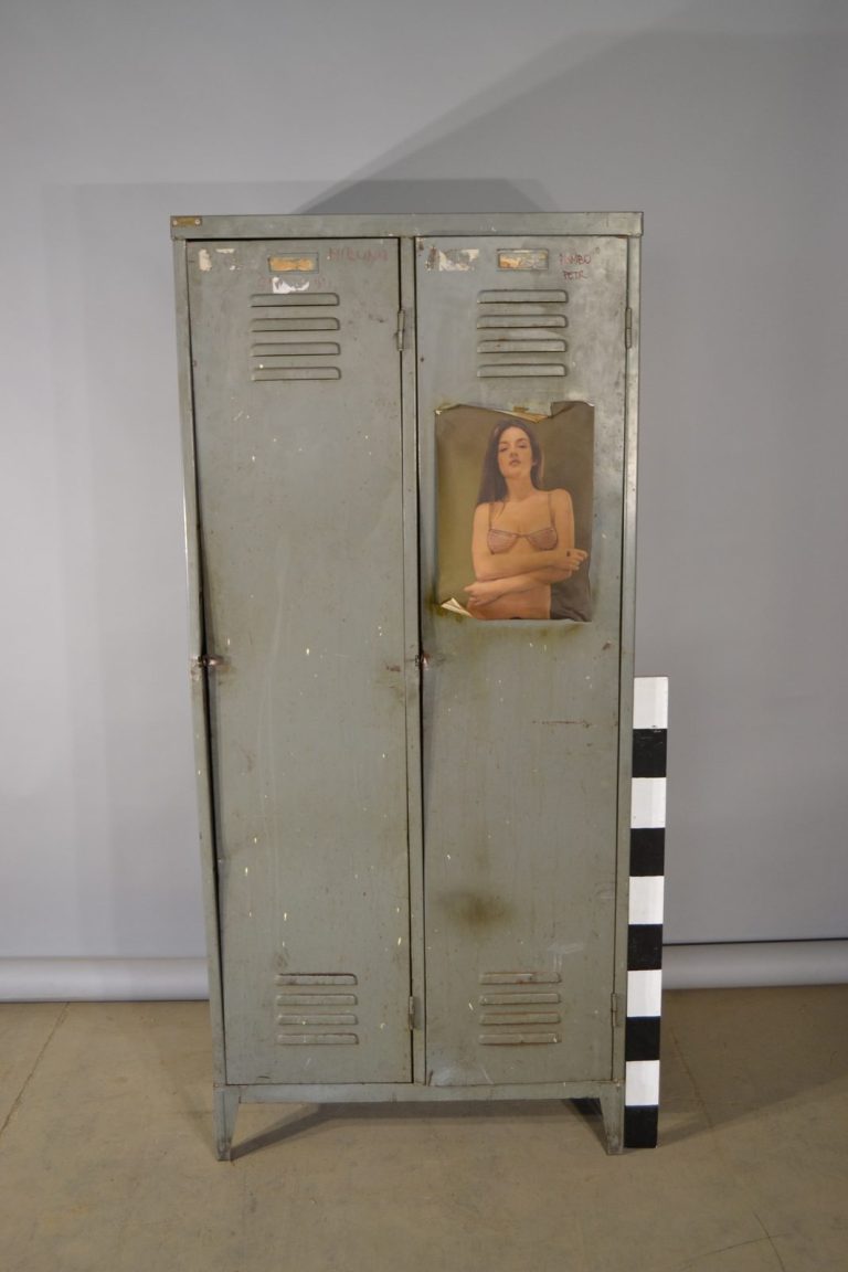 Nábytek 079