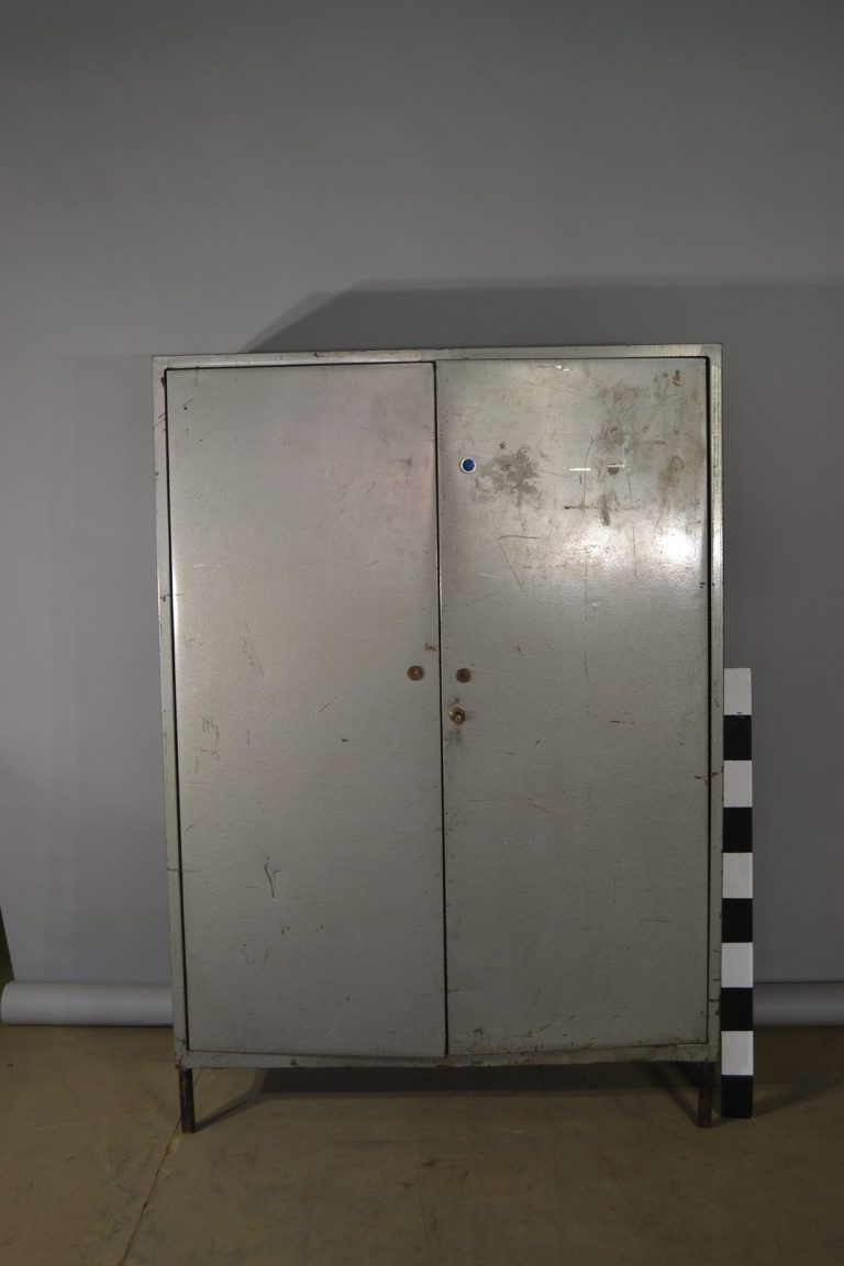 Nábytek 081