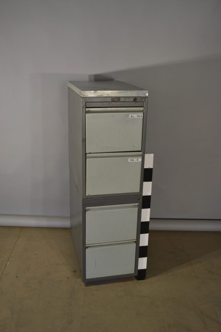 Nábytek 082