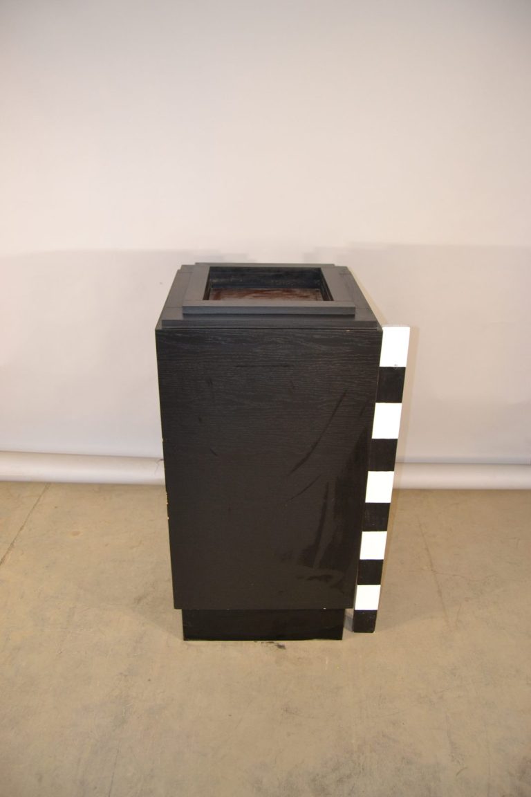 Nábytek 106