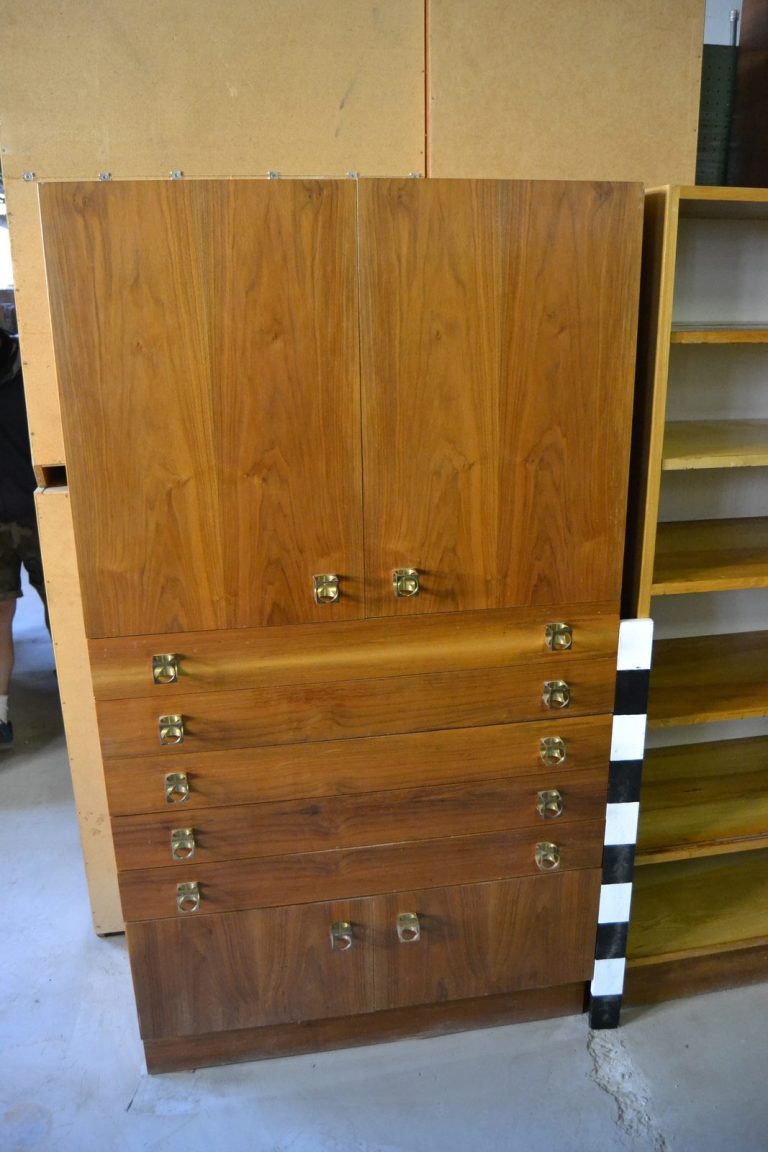 Nábytek 117
