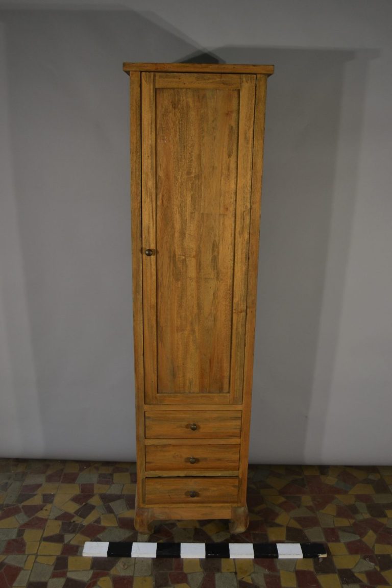 Nábytek 150