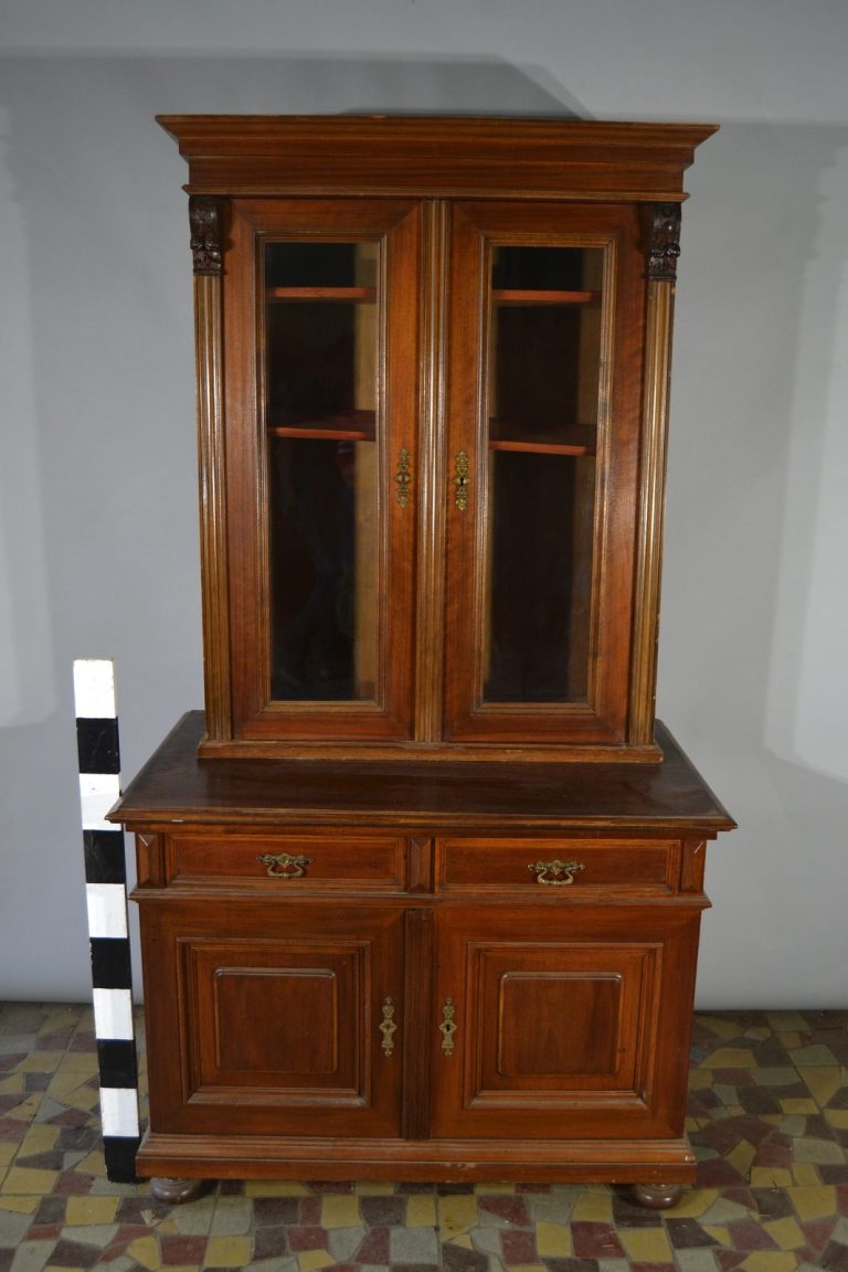 Nábytek 153