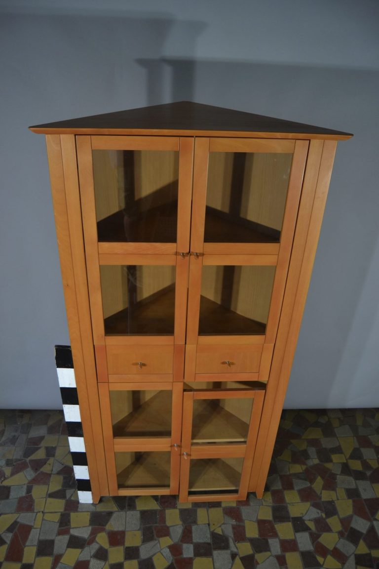 Nábytek 157