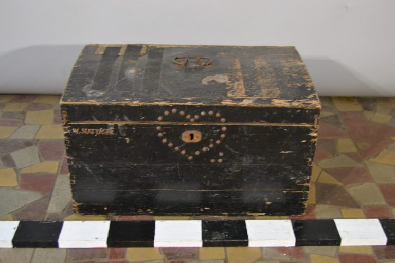 Truhla 192