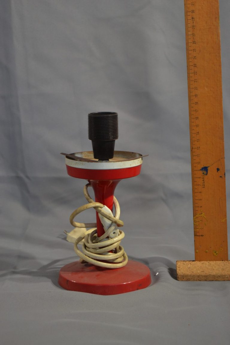 Lampa 057