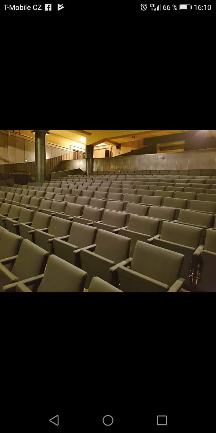 Kino sedačky 001